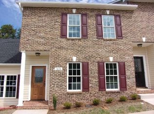 4194 Pickering Dr, Hickory, NC 28602