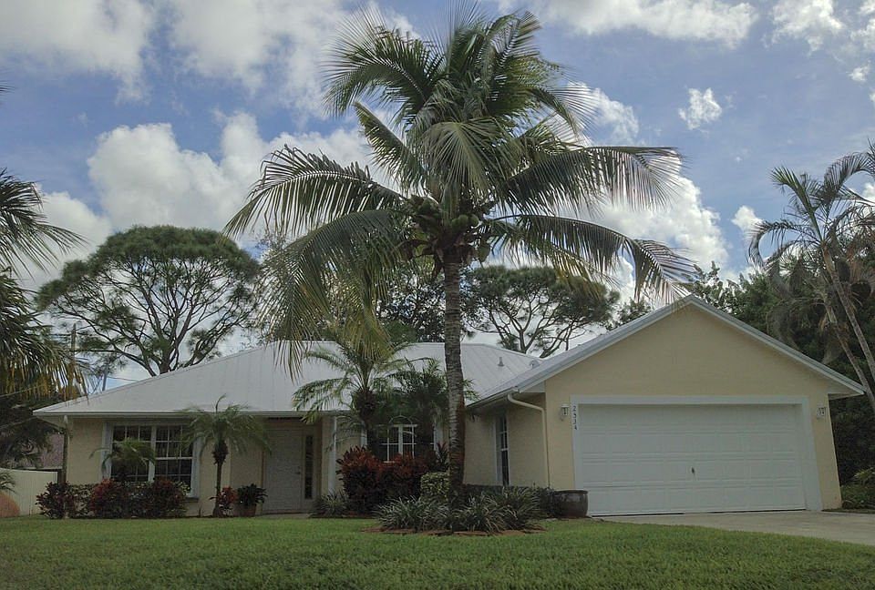 1st image of 2534 SW Grotto Cir