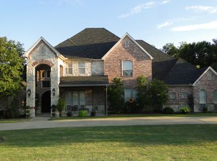 1862 Plum Creek Dr, Midlothian, TX 76065