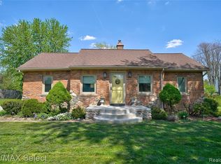 7409 Embury Rd, Grand Blanc, MI 48439