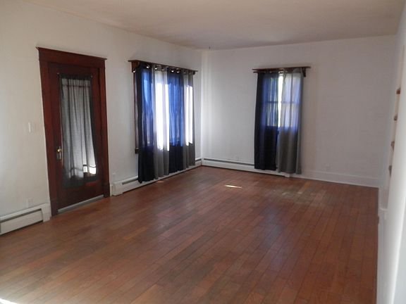 2nd image of 501 E Avenue A