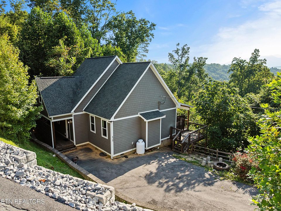 1st image of 828 Beanstalk Rd