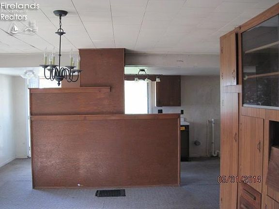 4th image of 94 Coe St