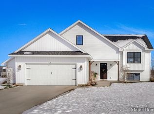 730 Windridge Ct, Zeeland, MI 49464