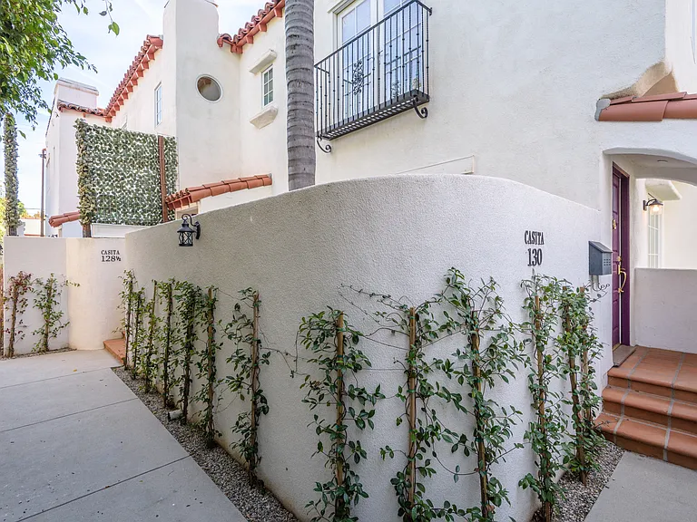 128 S Canon Dr — Photo 11