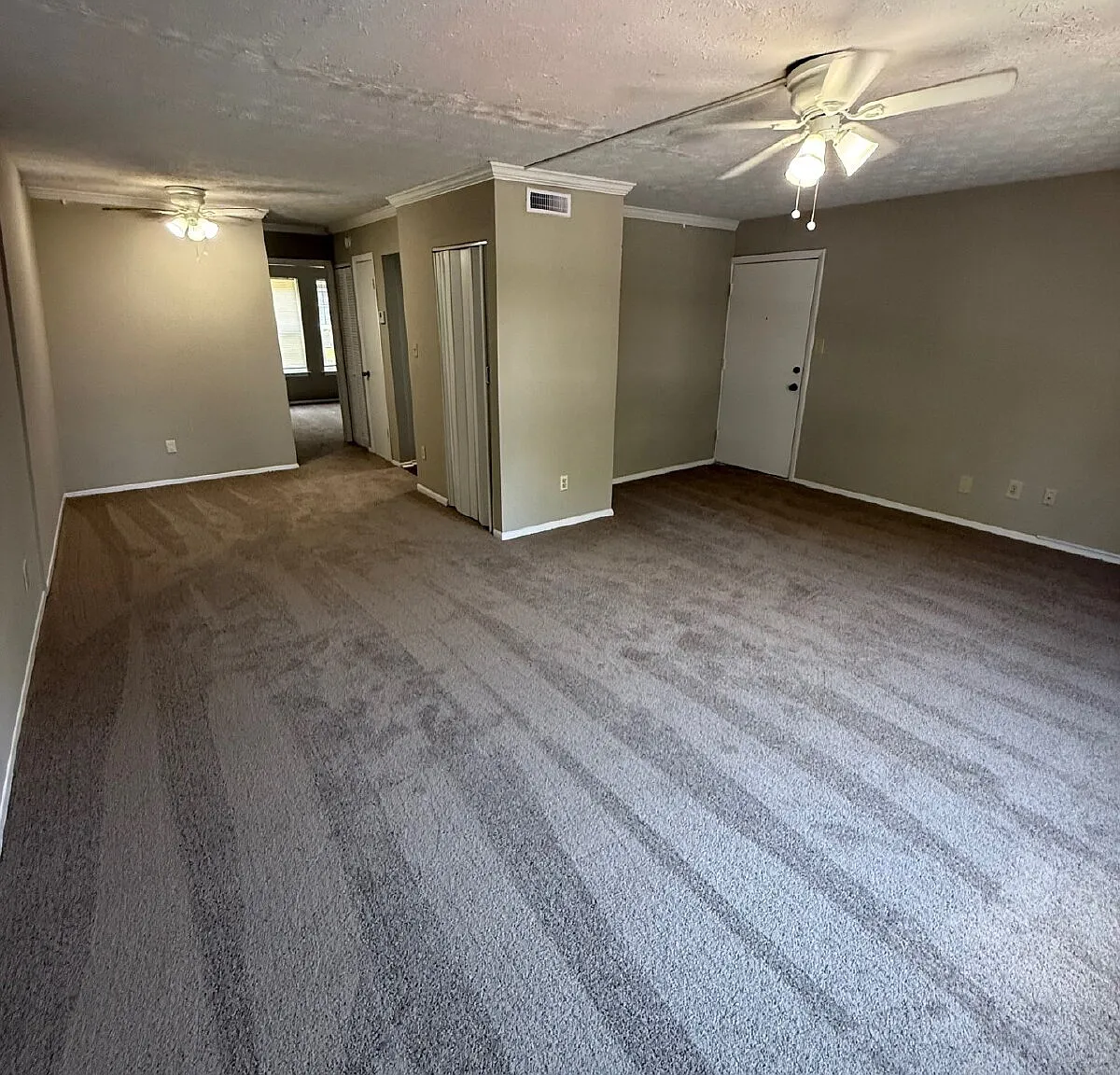 1 bed, 1.0 bath, 710 sqft, $950 — Photo 1