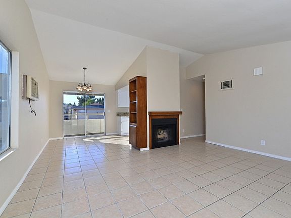 5th image of 4221 49th St APT 4