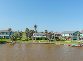 735 Private Road 675, Bay City, TX 77414