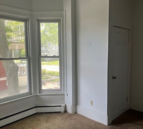 5th image of 608 Pearl St APT 2