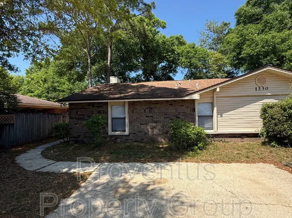 1330 Pinnacle Dr #A, Pensacola, FL 32504
