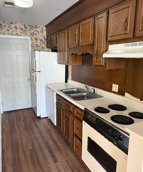230 Lanier Dr #132 — Photo 3