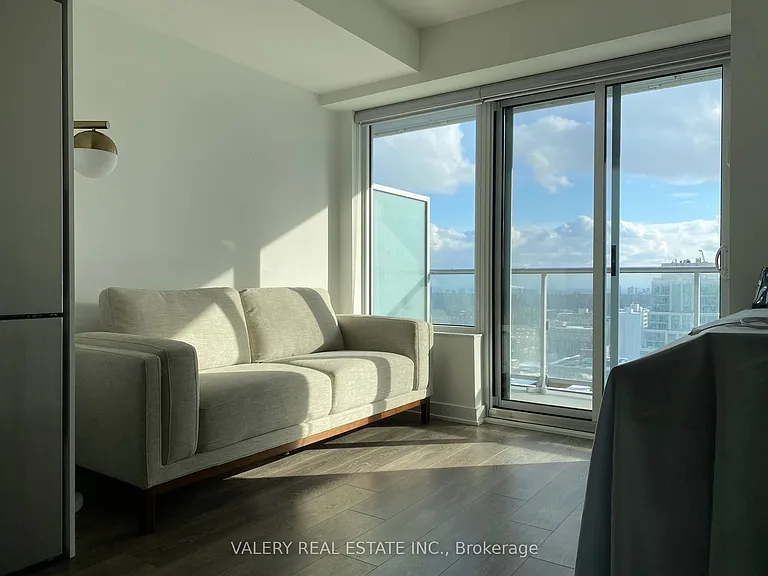 195 Redpath Ave #2205 — Photo 16