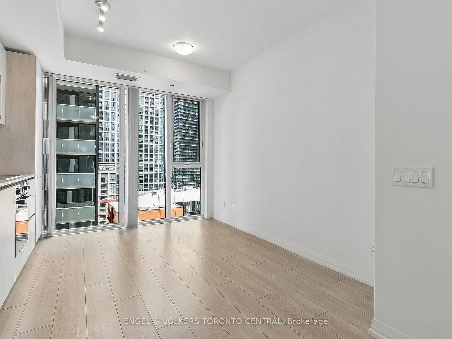Studio, $1,850 — Photo 2