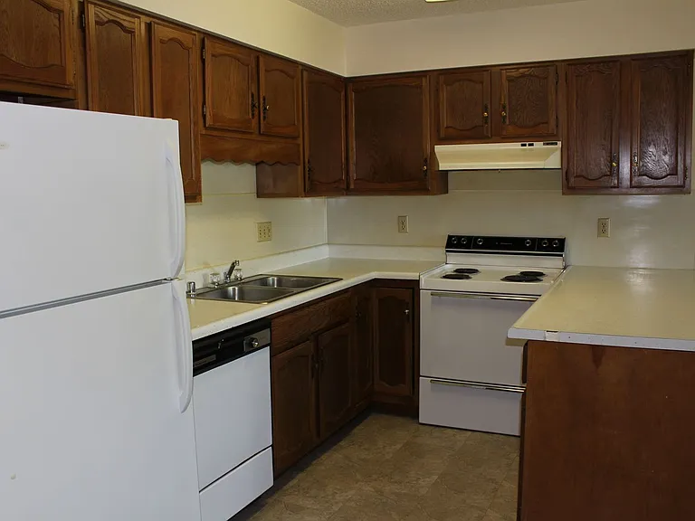 400 & 401 Scranton St — Photo 26