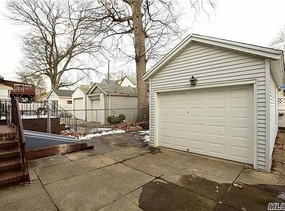 3rd image of 10757 113th St