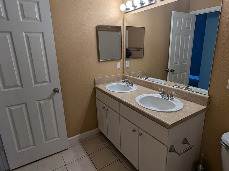 4872 NW 42nd Rd #103 — Photo 40