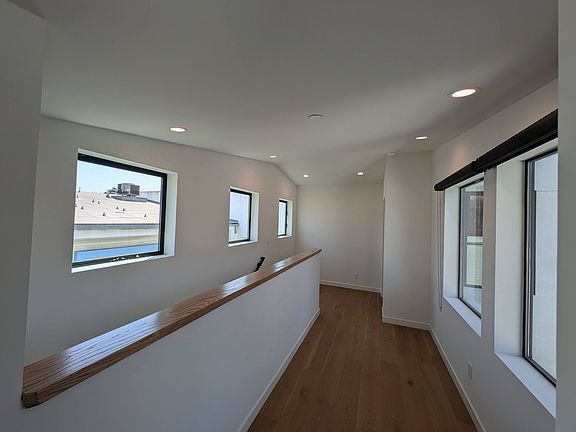 2nd image of 4520 Wilshire Blvd #538