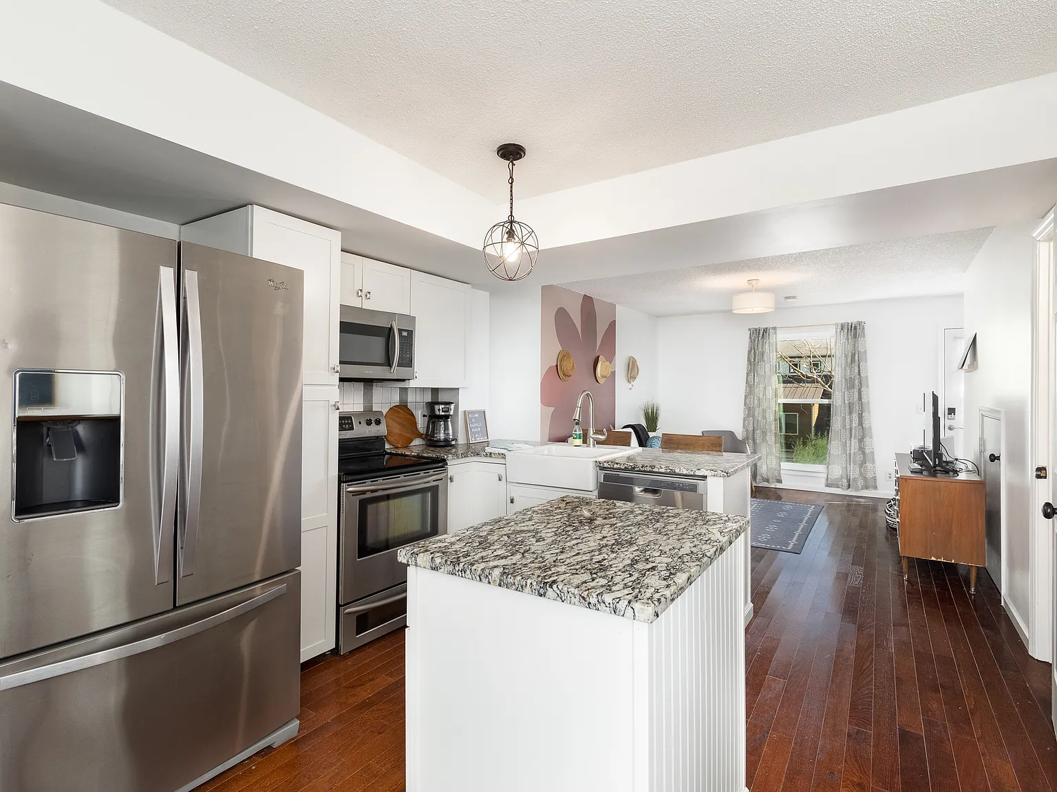 2 bed, 2.5 bath, 960 sqft, $2,100 — Photo 4