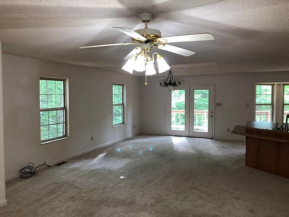 3rd image of 310 Amohi Ln