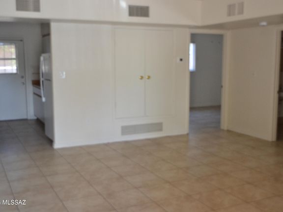 5th image of 137 W Macarthur St #B2