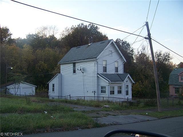 1st image of 424 Edwards St