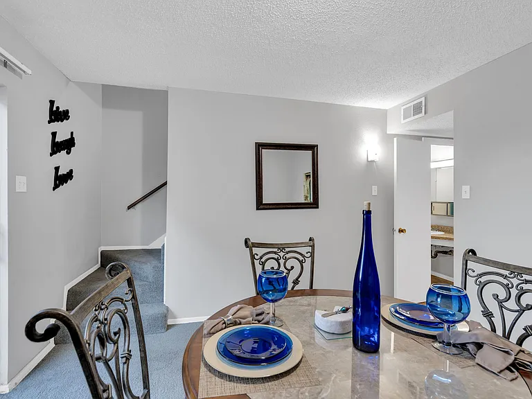 Windsong Apartments — Photo 17