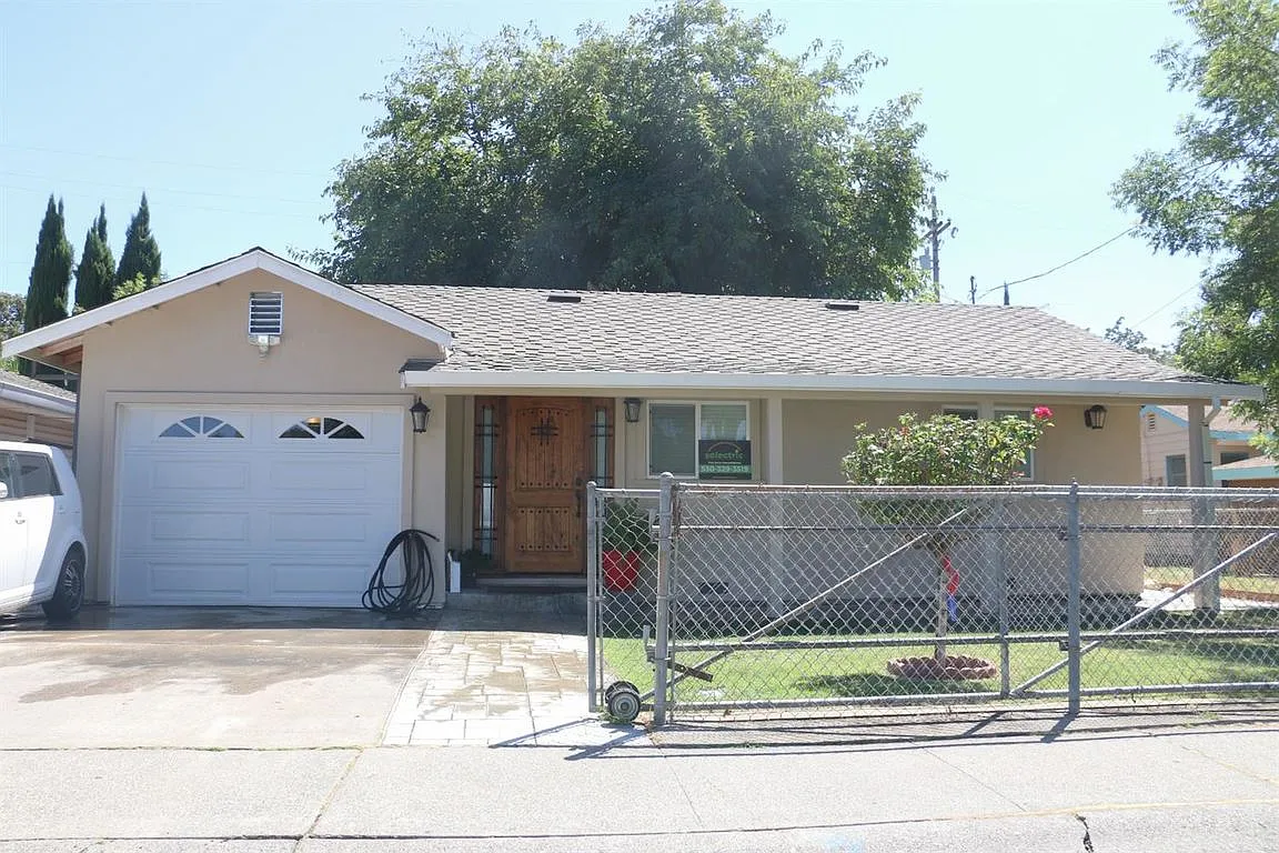 1437 Hobson Ave photo 1