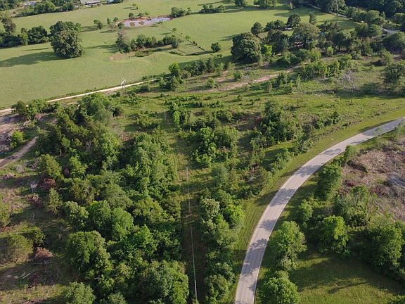 4th image of 275 Bluebird Ln