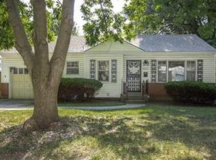 5421 Sherwood Dr, Roeland Park, KS 66205