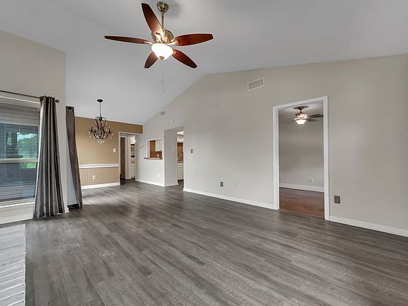 5th image of 412 San Bruno Dr