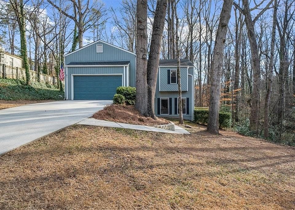 1st image of 3074 Oak Dr