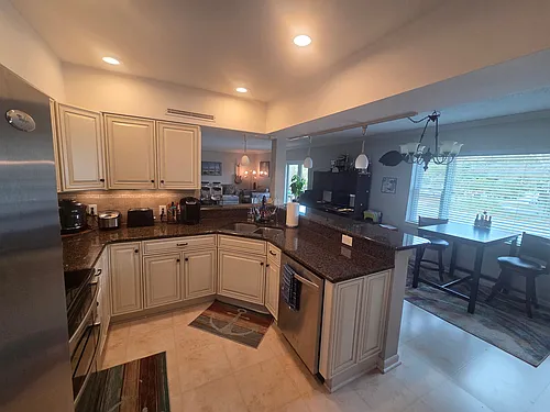 10100 Lake Shore Dr Photo 1
