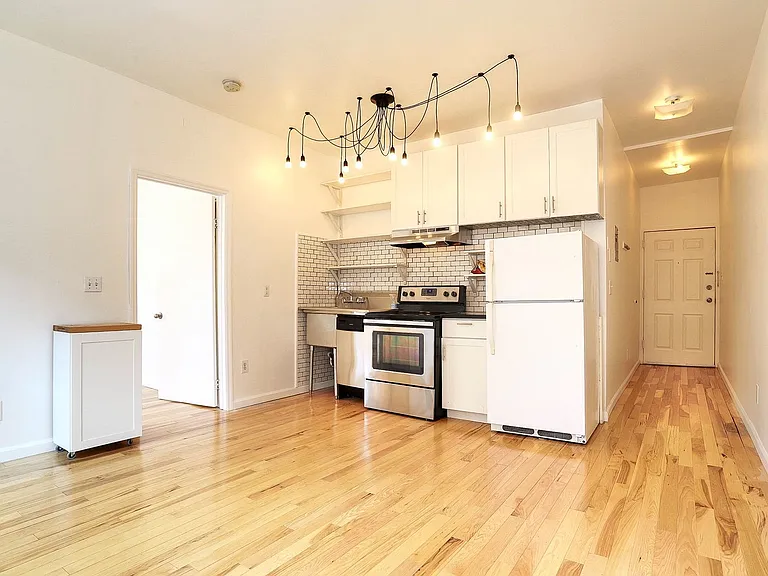 101 Willow Ave #3F — Photo 2