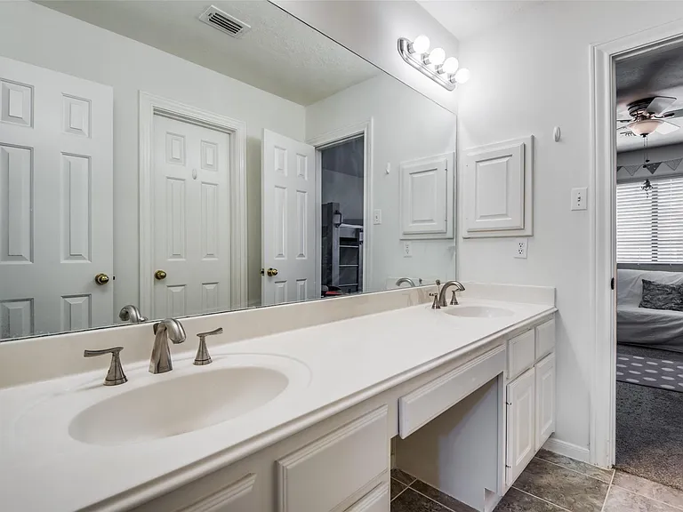 14202 Scarborough Fair St — Photo 37