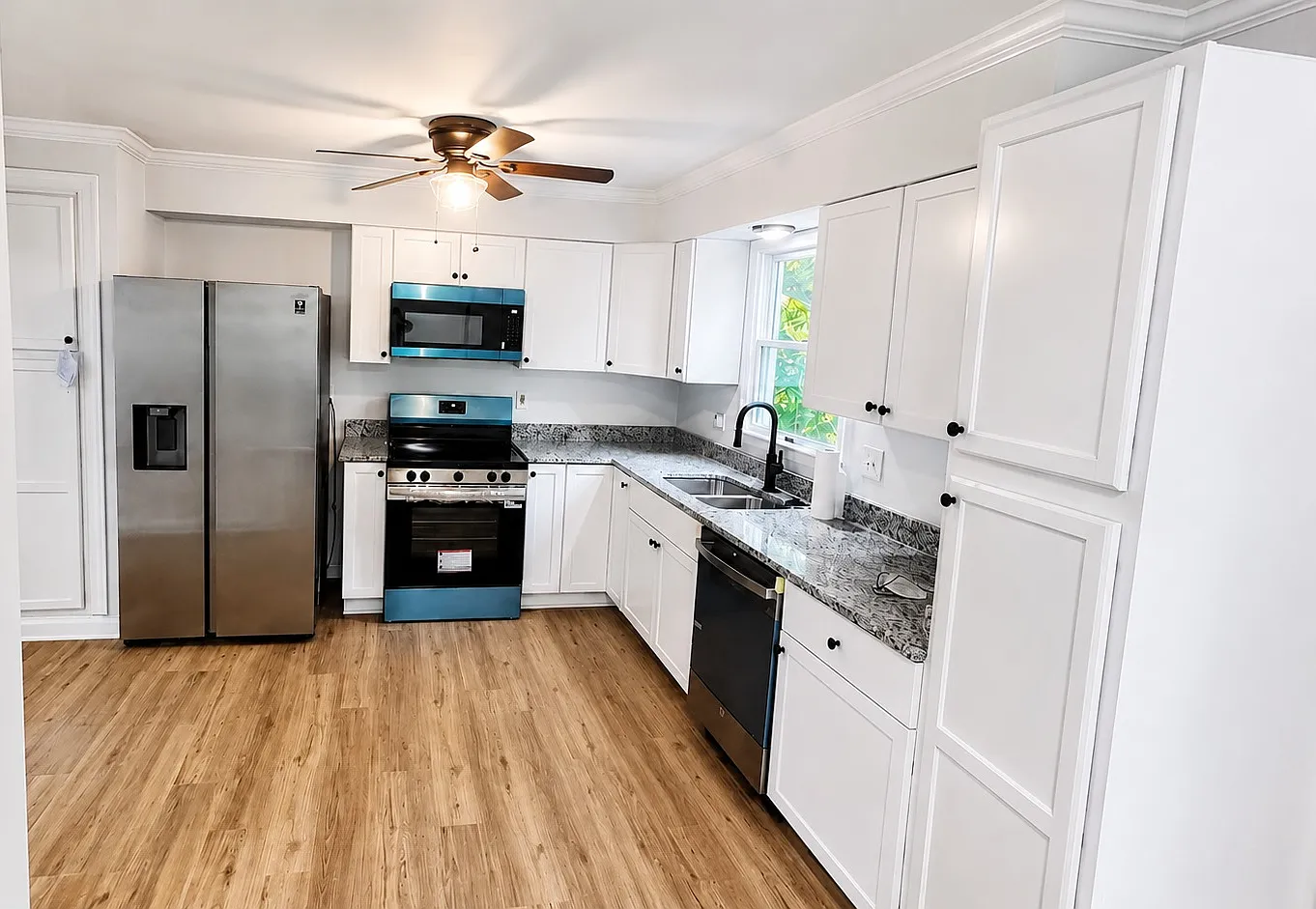 2 bed, 1692 sqft, $2,200 — Photo 4