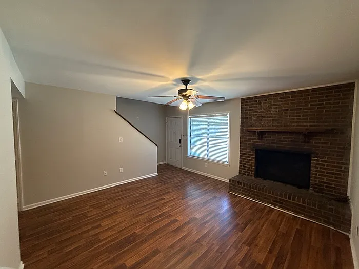 2 bed, 1.5 bath, 1200 sqft, $1,275 — Photo 4