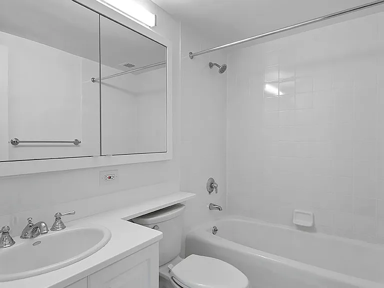 215 E 68th St #29I — Photo 13
