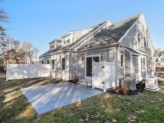4th image of 213 North Falmouth Highway #4B