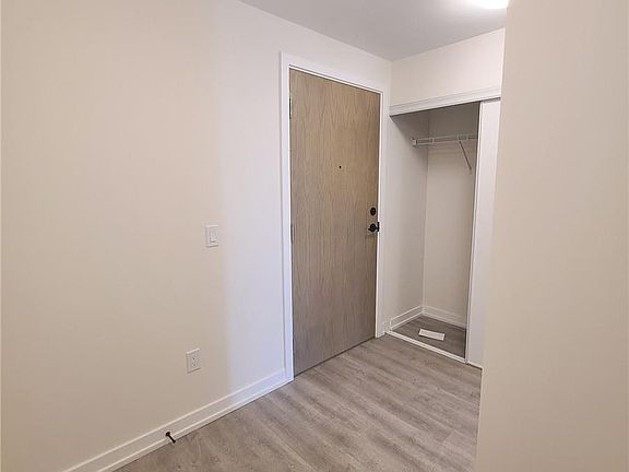 4th image of 2300 Saint Clair Ave W #426