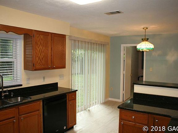 4th image of 3100 SE 28th Ave