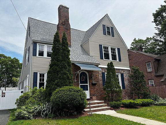 3rd image of 127 Melha Ave