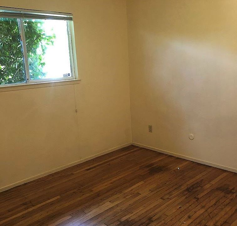 1st image of 3383 Malibu Dr
