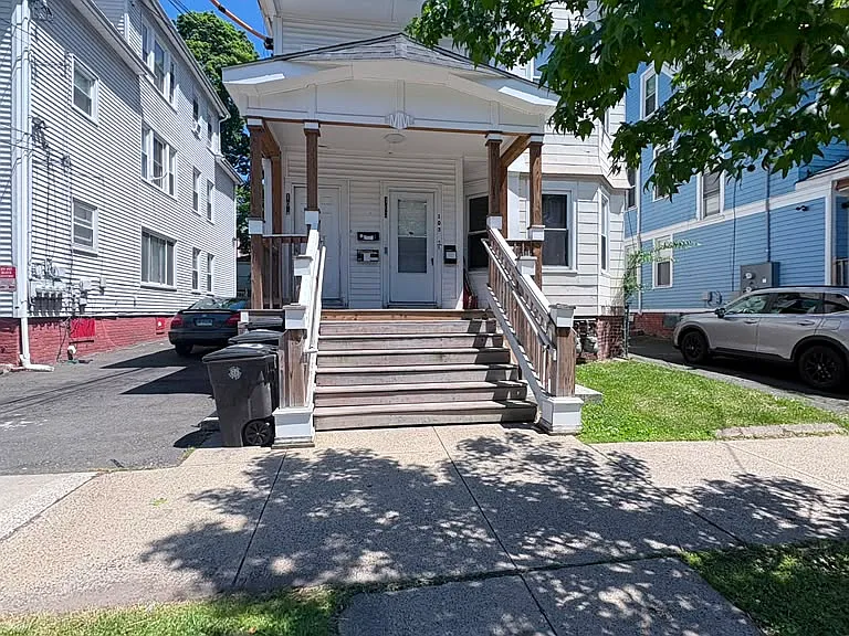 103 Sheffield Ave #11 — Photo 1