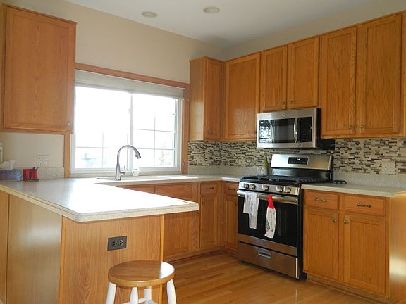 3rd image of 1754 Fairport Dr