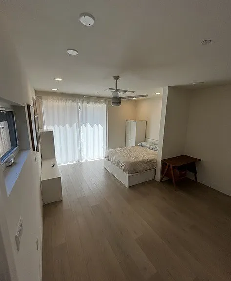 810 Victorian Aly #B — Photo 3