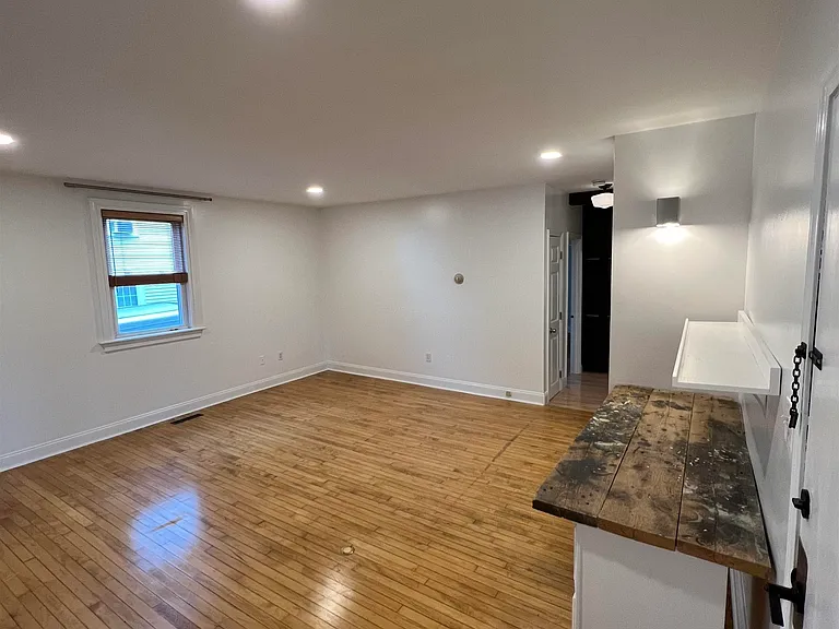 185 Madison St #1 — Photo 6