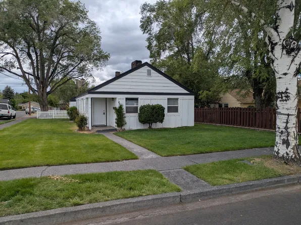 657 SW 14th St, Redmond, OR 97756