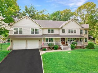 2 Seaview Ledge, Shoreham, NY 11786