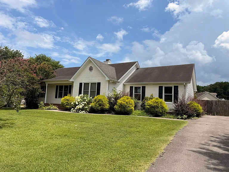 1819 Turnstone Ct — Photo 2