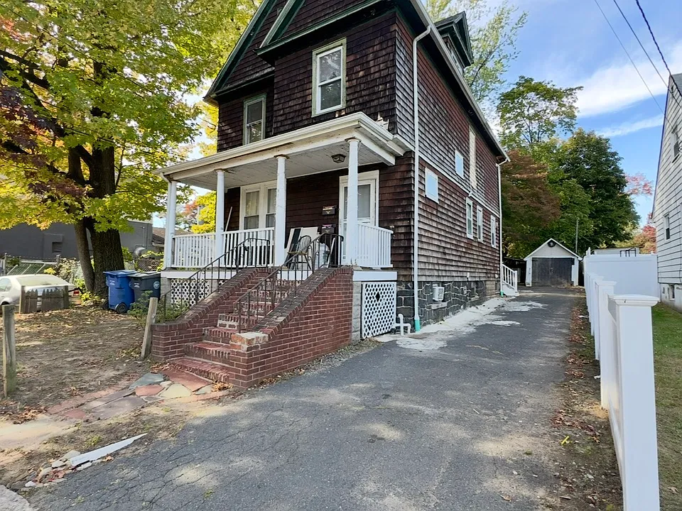 192 Lafayette Pl #2